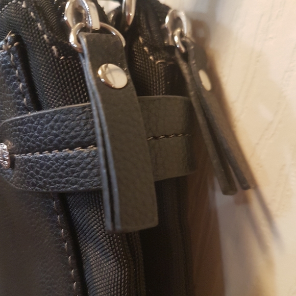 Roots Cross Body Purse - Picture 11 of 17